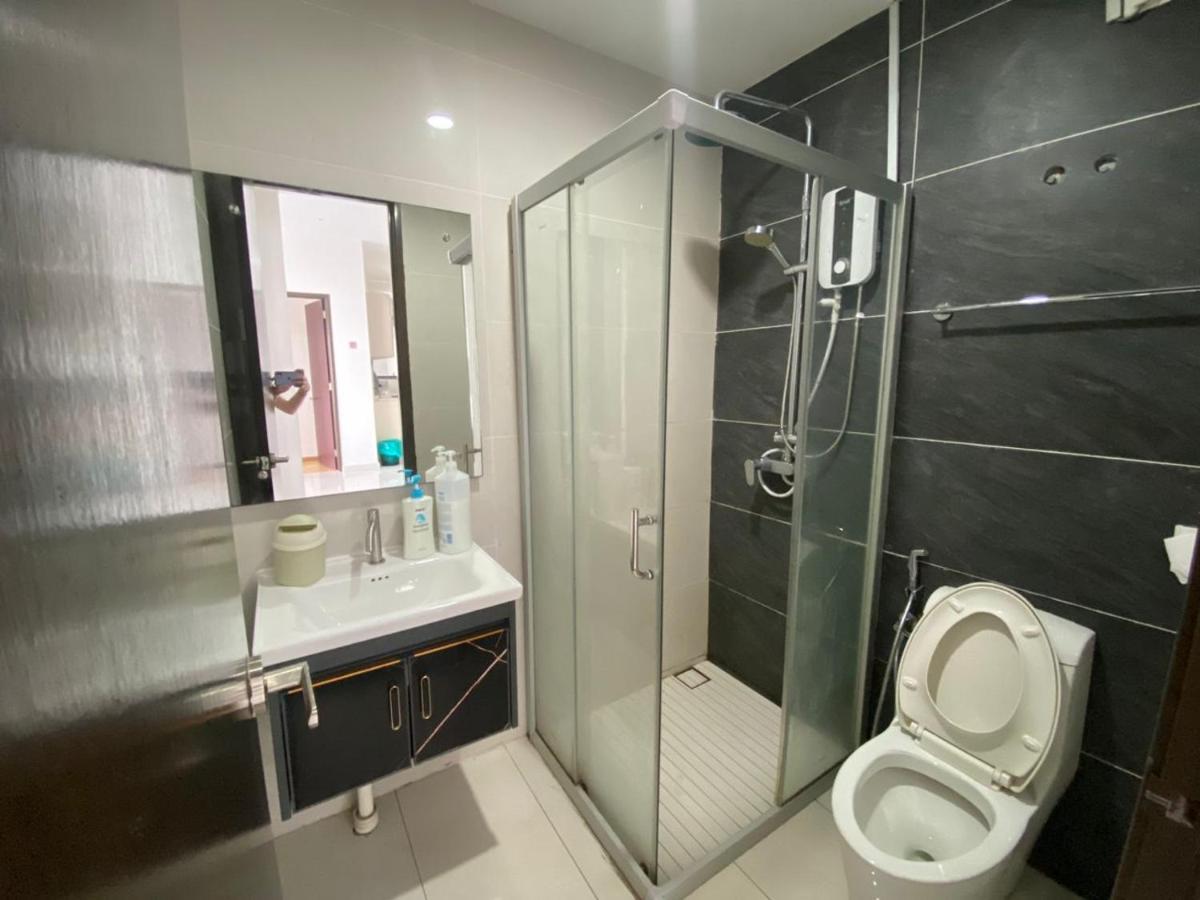 Vesta Homes, Danga Bay Baypoint With Seaview, جوهر بهرو المظهر الخارجي الصورة