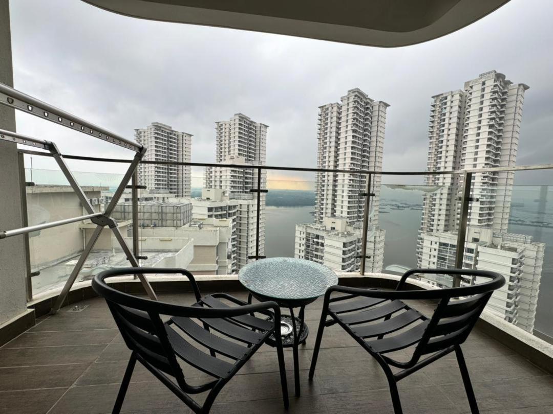 Vesta Homes, Danga Bay Baypoint With Seaview, جوهر بهرو المظهر الخارجي الصورة